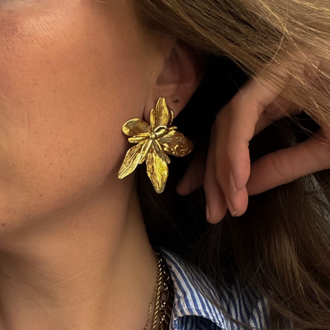 Flora Oorbellen - Goud / Messing - Elegant, Bloemmotief, Verfijnd