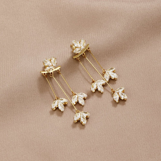 Lotus oorbellen met Zirconia kristallen