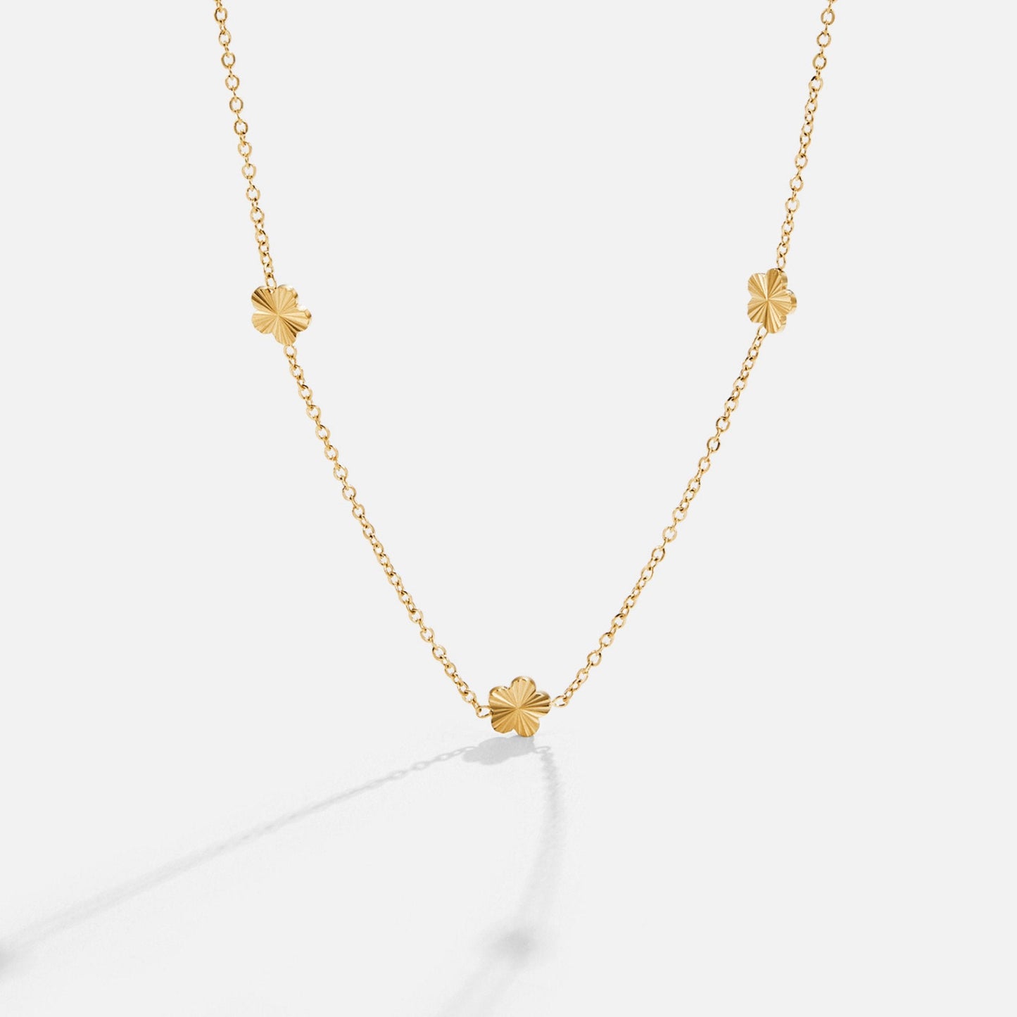Ketting met bloem bedels