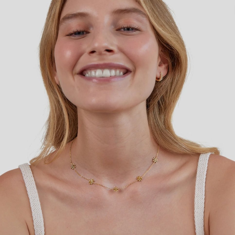 Ketting met gouden bloemen