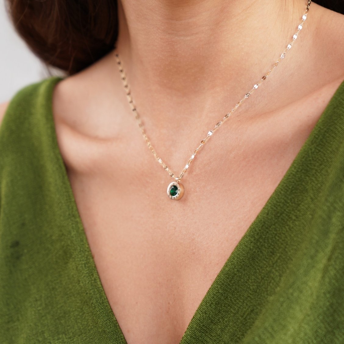 Athena Ketting met Groene Kristal