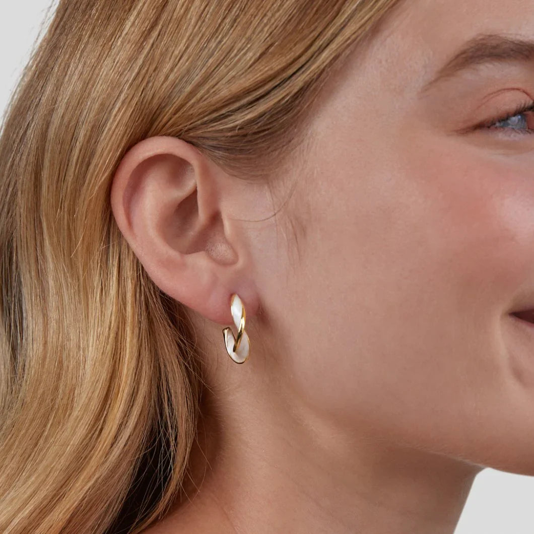 'Mother Of Pearl Twist' Oorbellen