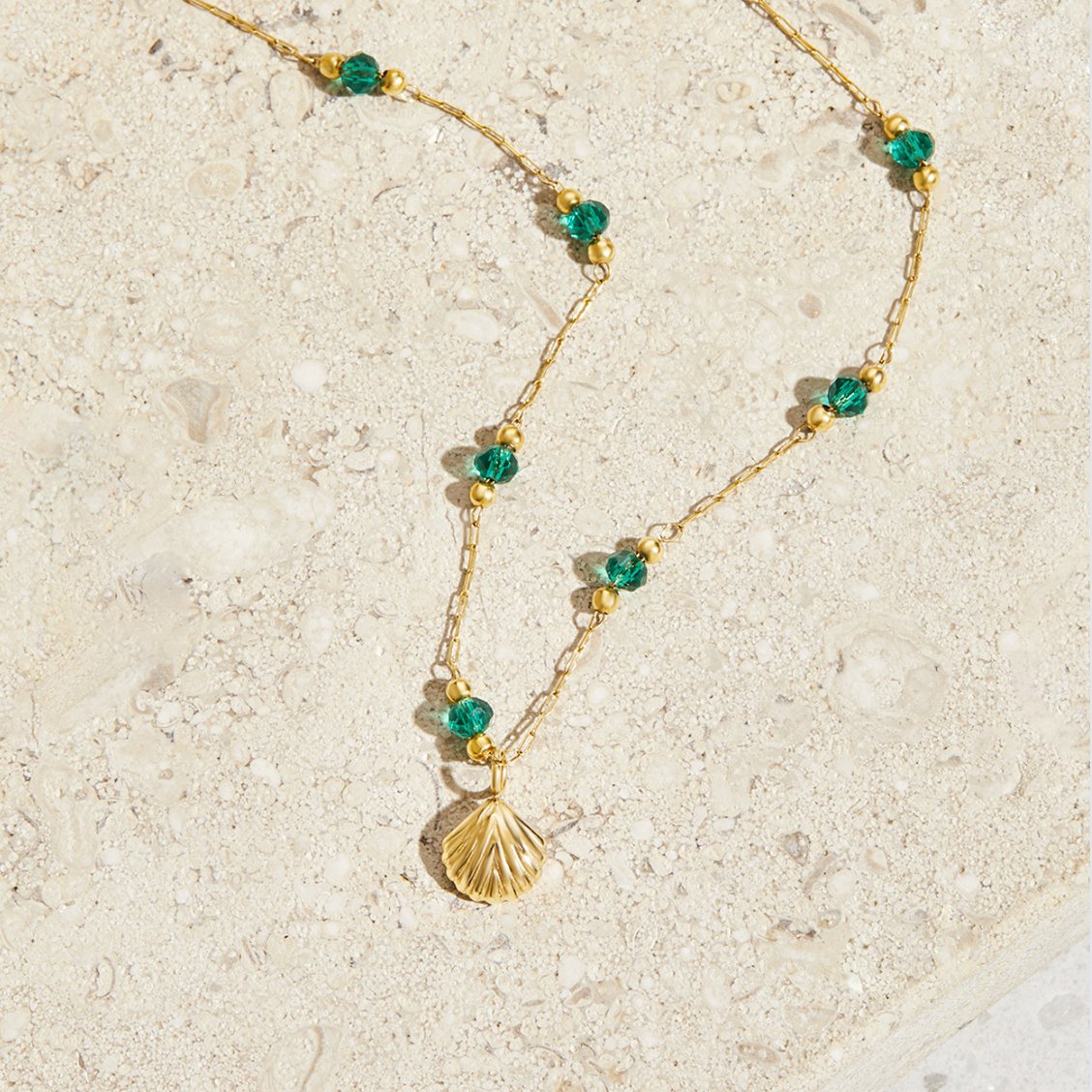 Ocean ketting met schelp en groene kralen